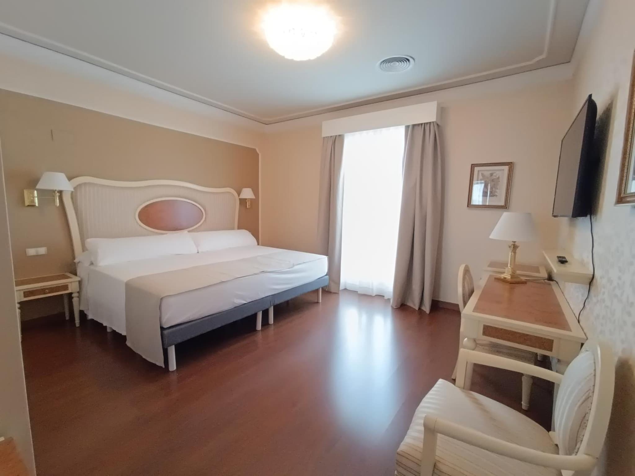 Hotel Bossh Alicia photo 3