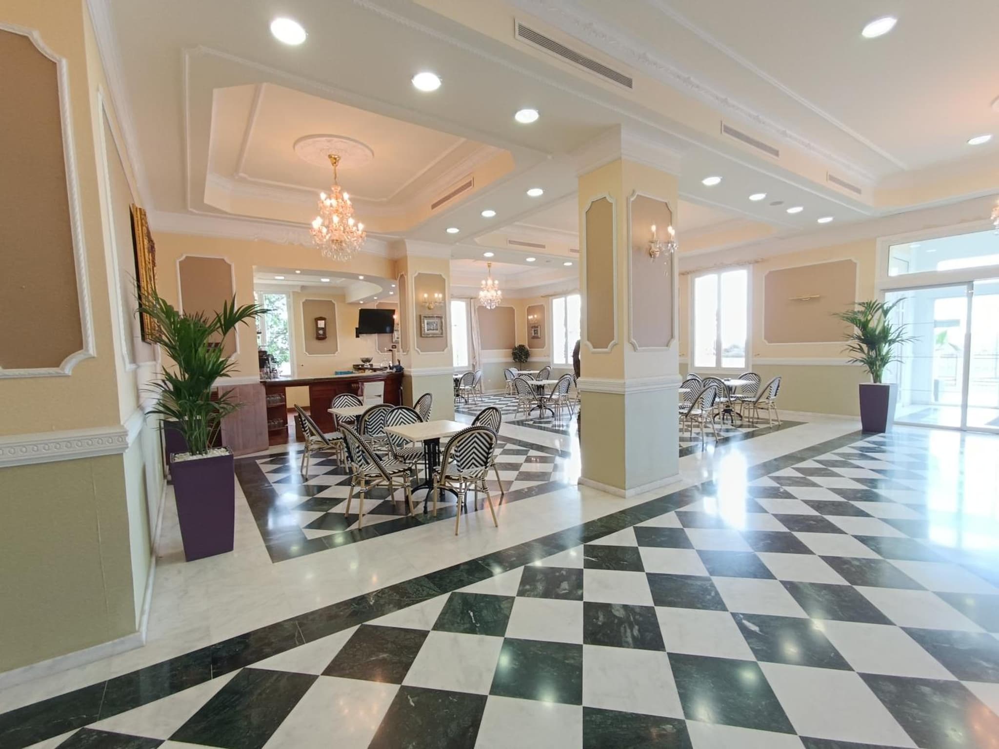 Hotel Bossh Alicia photo 5