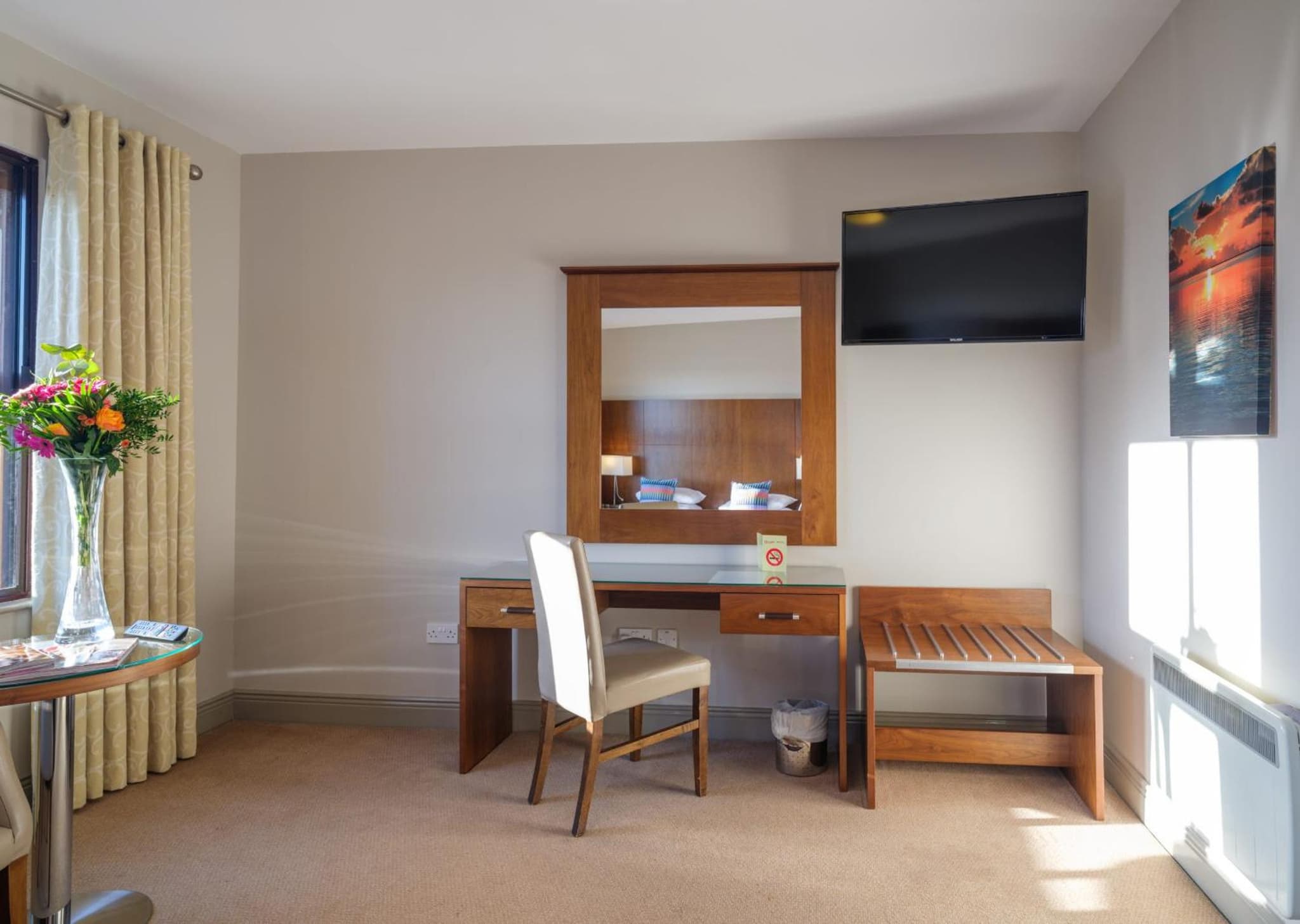 Cryans Hotel photo 9