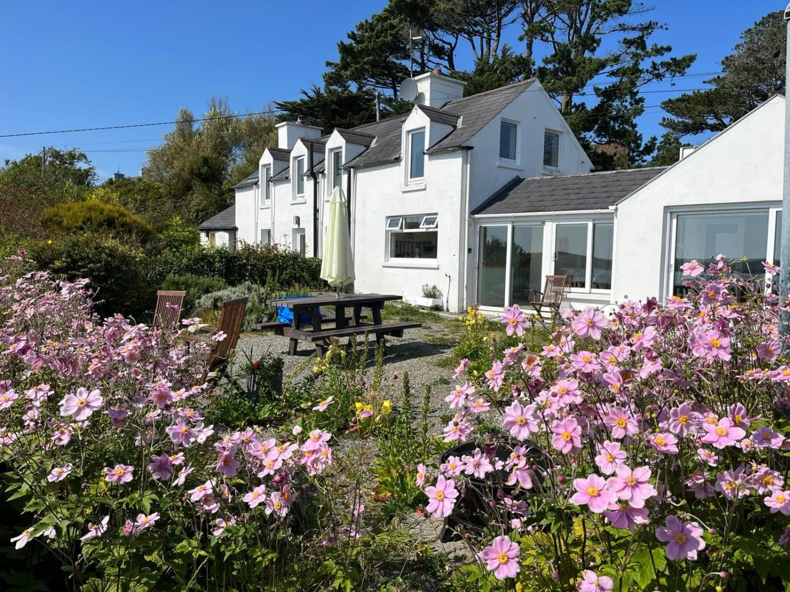 Pier Cottage with private water access to Colla Pier