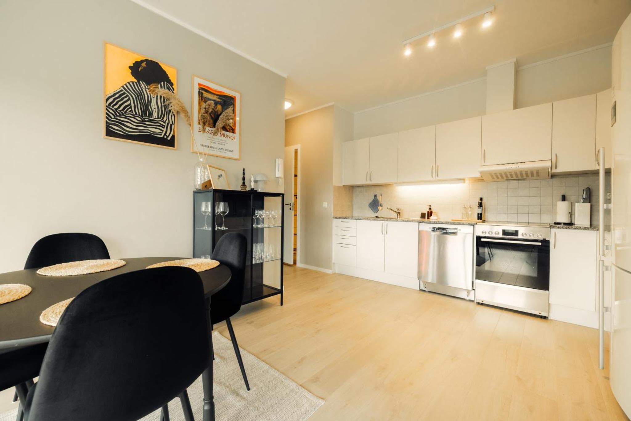 Northstay - Tromsø Harbor Mountain View Apartment photo 2