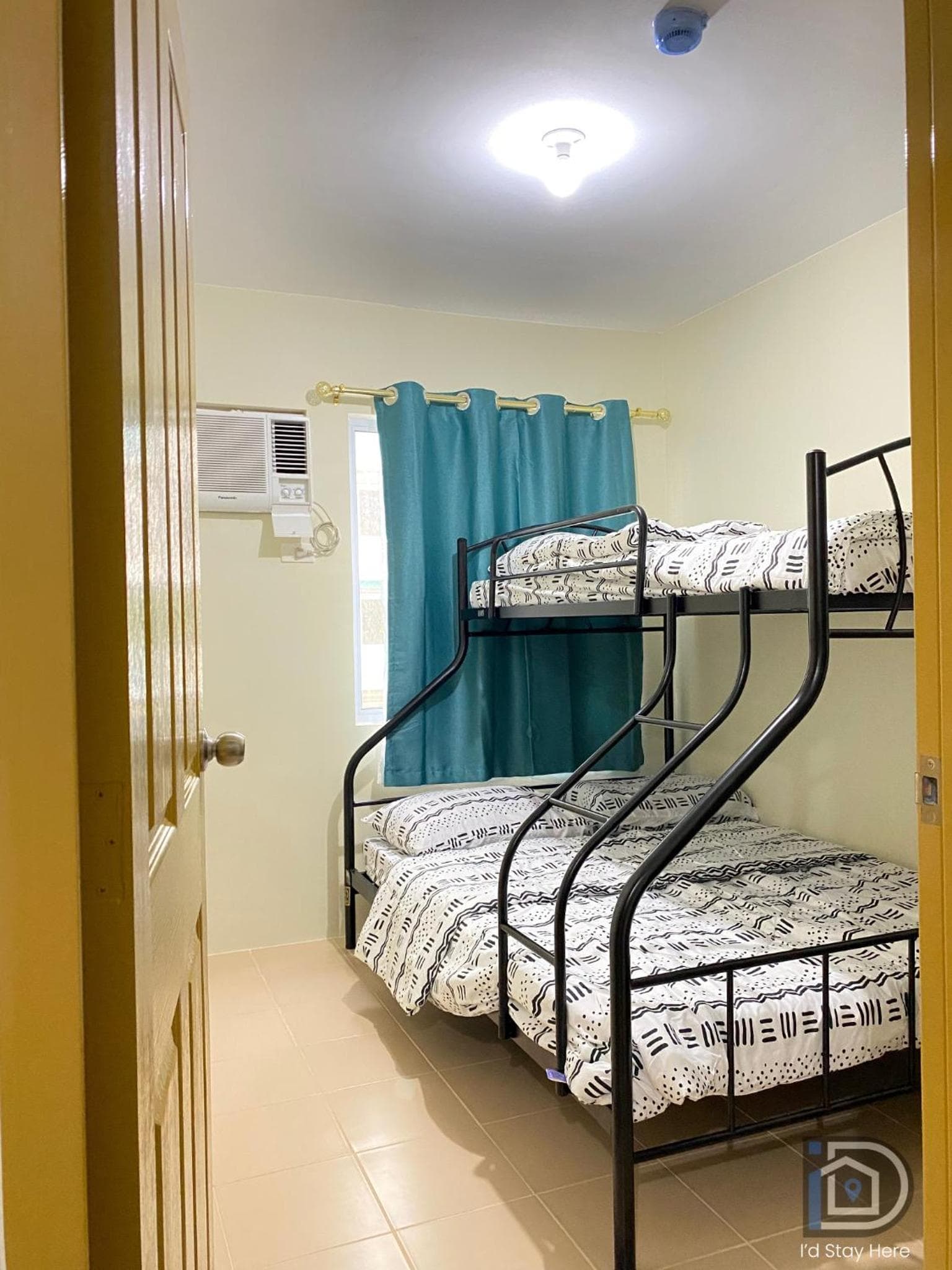 Dumaguete Marina Spatial Condo Unit photo 3