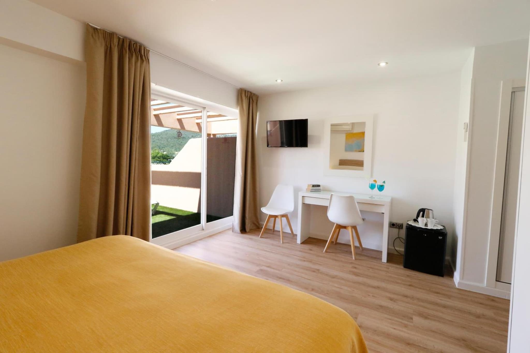 Hotel Gabarda photo 2