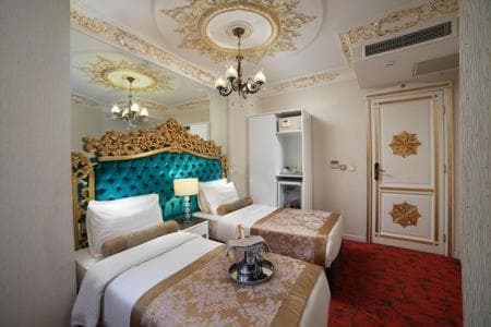White Monarch Hotel photo 4