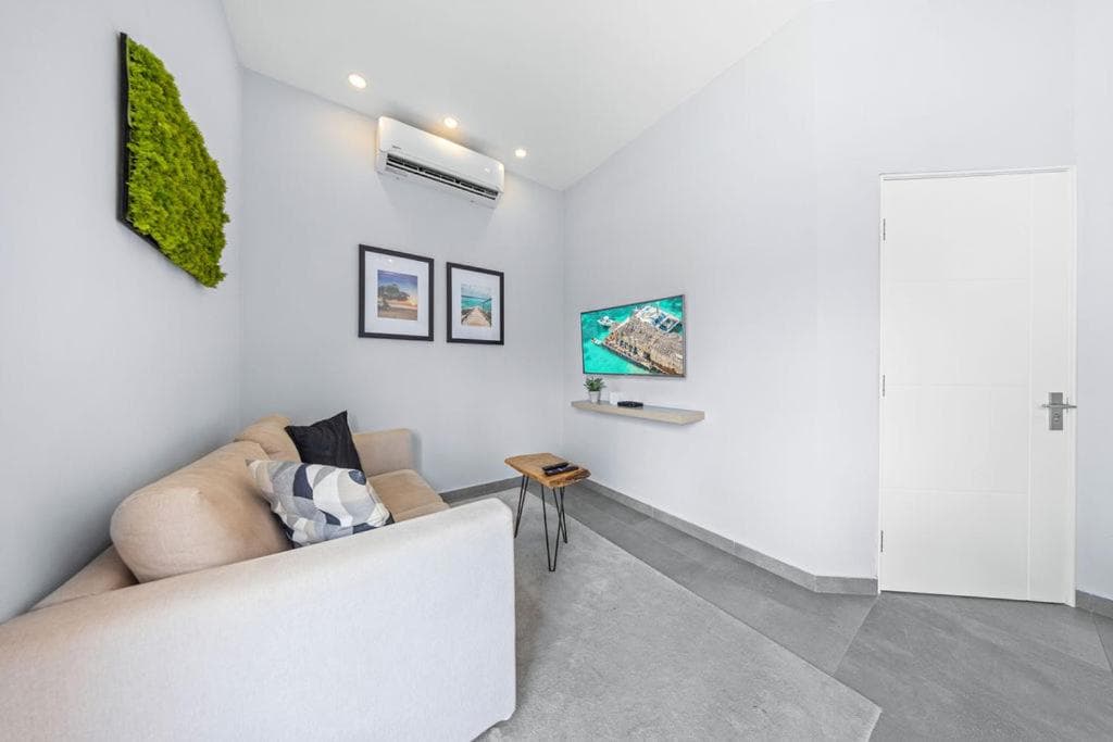 5 min Eagle Beach New Luxury 1BR w Pool & BBQ photo 3