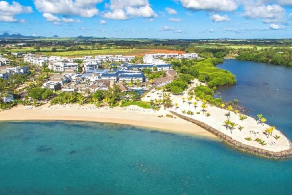 Luxury 3 Bedroom Apartment Sea View Azuri Estate