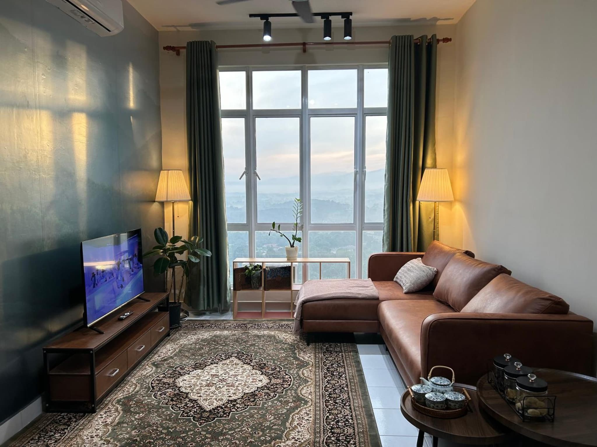 Lovely Luxury Hillview photo 6