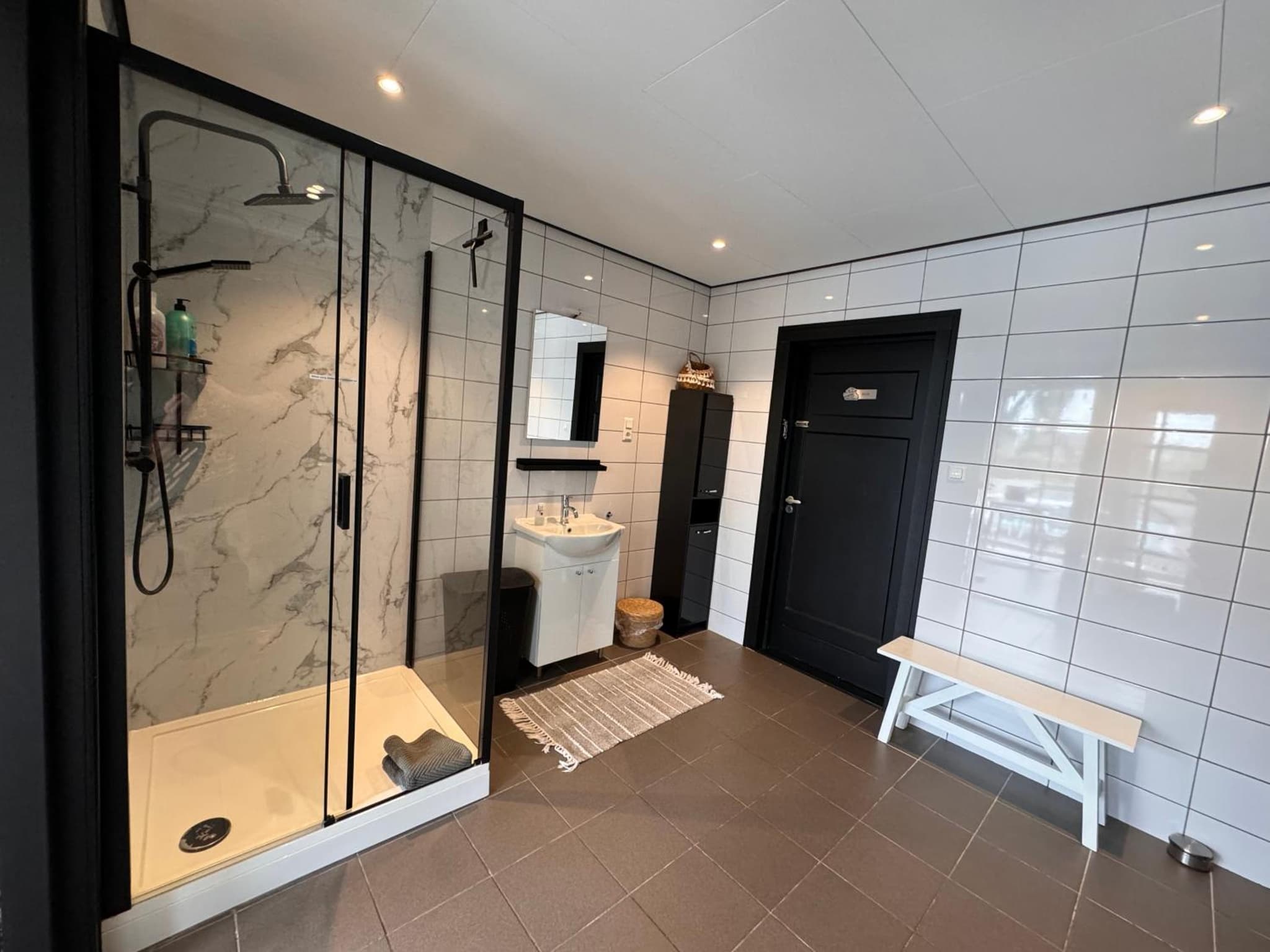 Guest house with private pool & jacuzzi photo 9