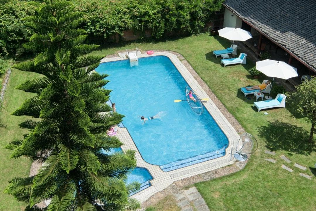 Snow Lion Riverside Resort photo 4