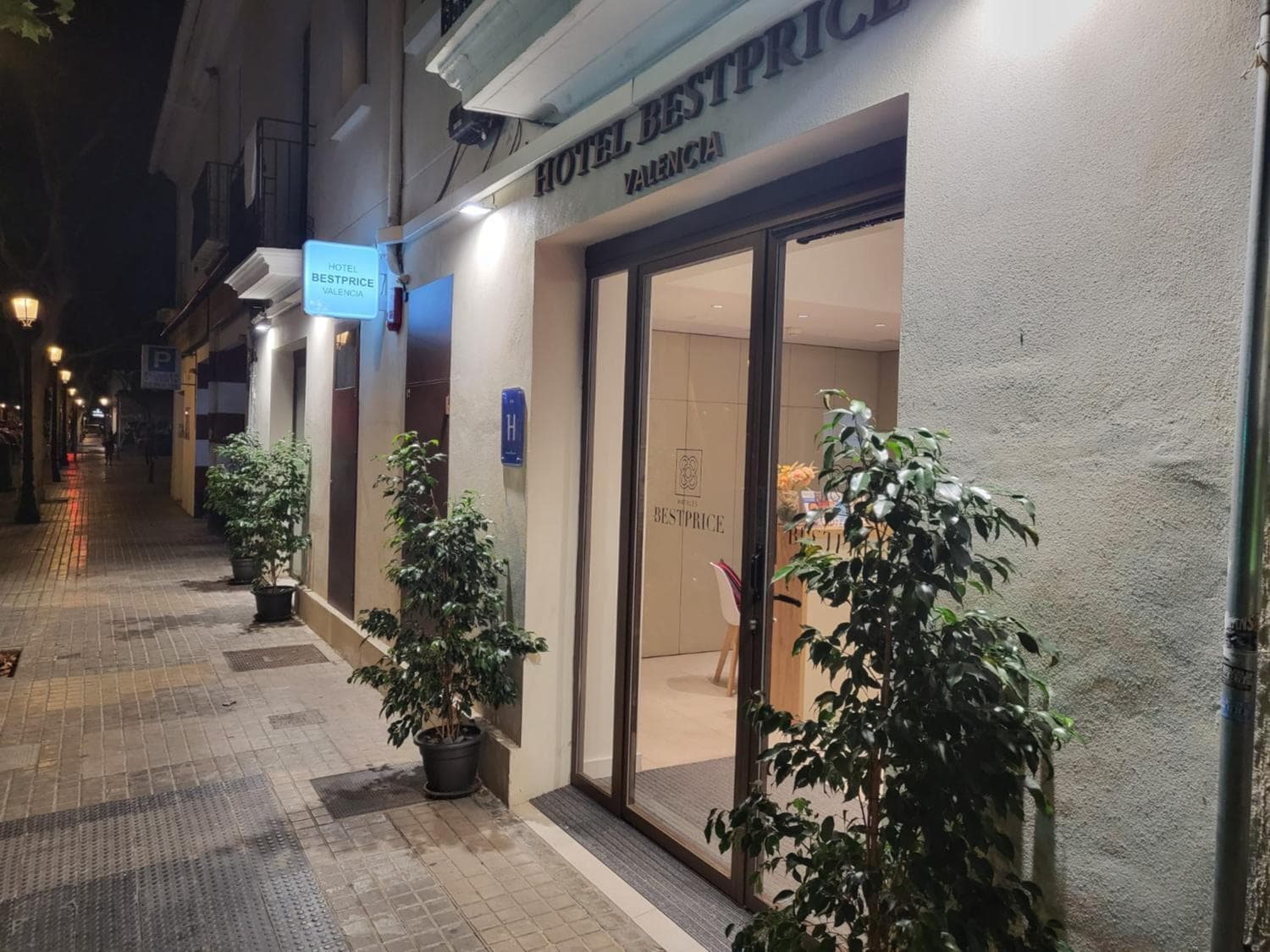Hotel BESTPRICE Valencia photo 2