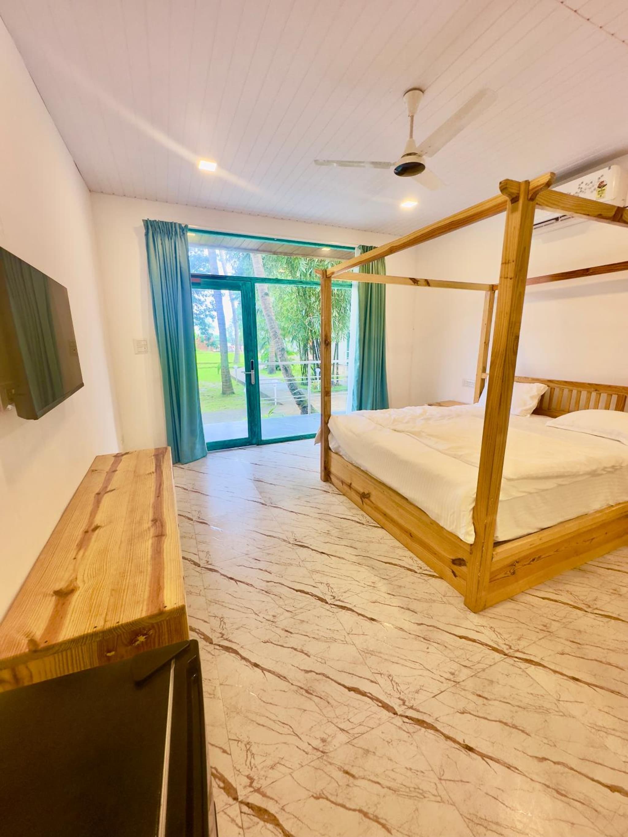 Magic Sand Beach Resort photo 8