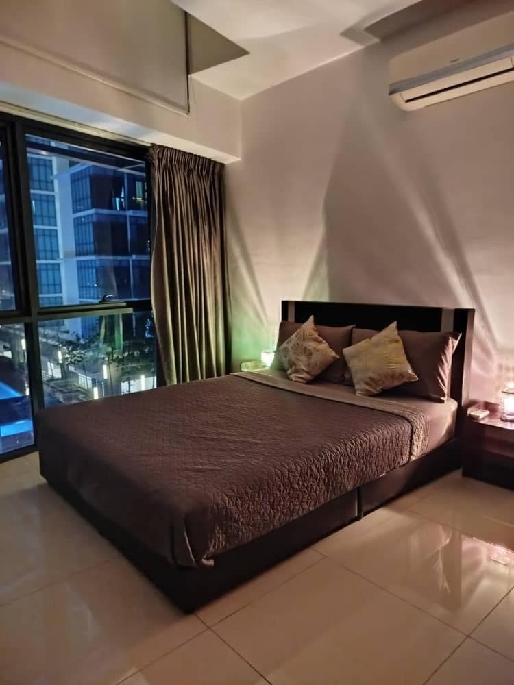 Cozy Haven Queen Studio Free Private Parking Netflix photo 4