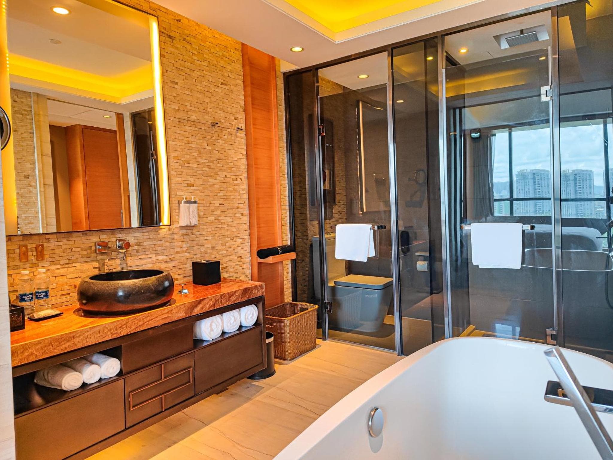 HUALUXE Yangjiang City Center photo 6