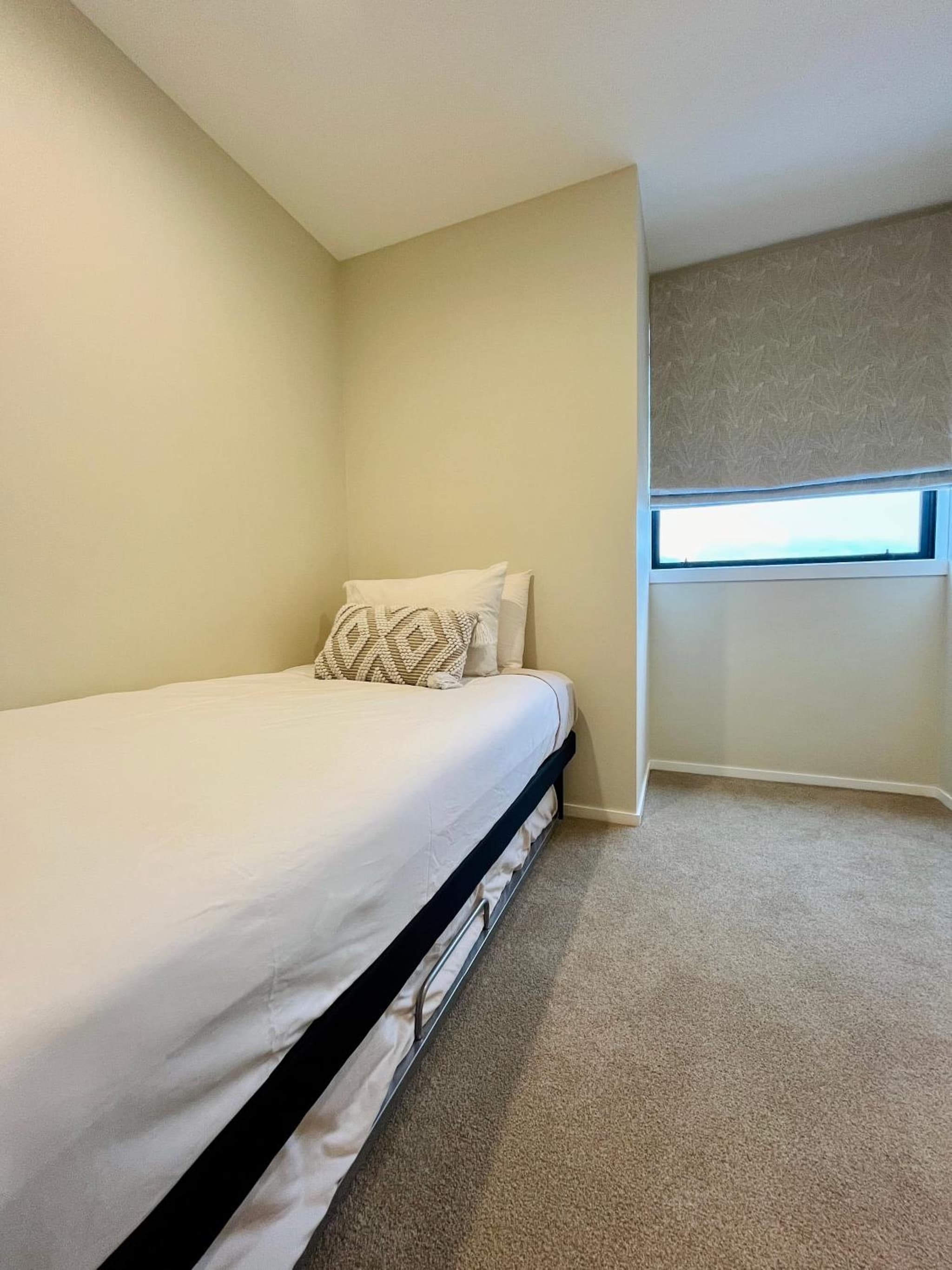 New 4BRs Townhouse, Walk to Shops & Cafes, 5mins to Airport, 30mins to Ski photo 7
