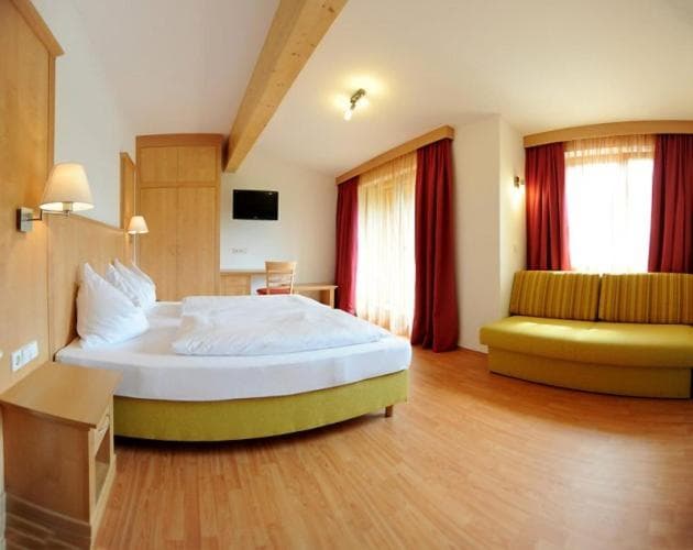 Haus Karnia Appartements & Zimmer photo 9