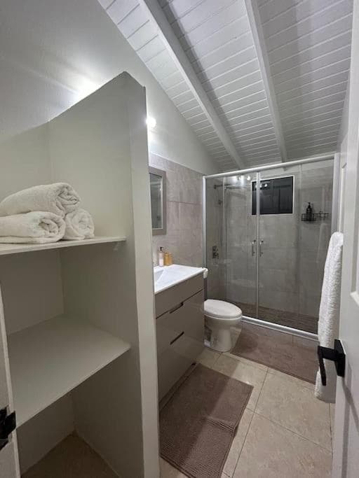 5 Bedroom Villa Gated Community photo 4