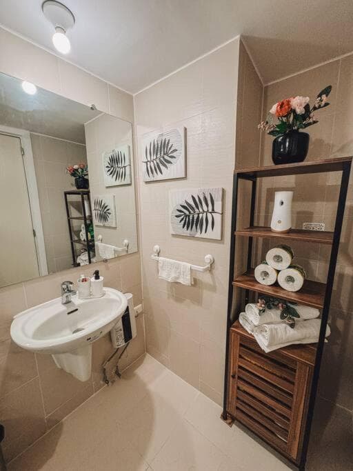 2BR Luxury Penthouse Christmas Stay with Wide Balcony and 7ft Billiards The Polaris Penthouse at Azure North photo 7