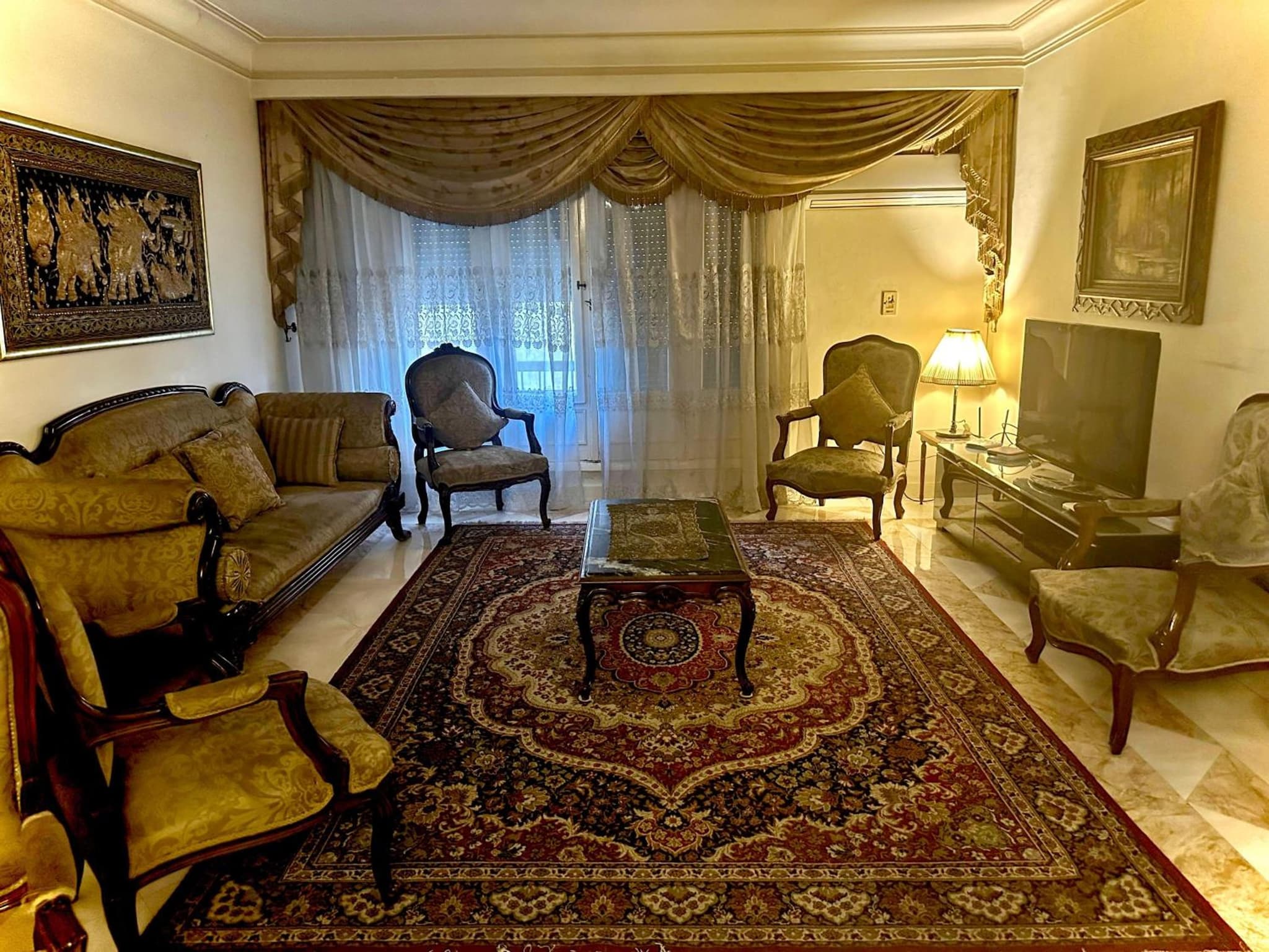 Spacious 3 Bedroom Apartment photo 4