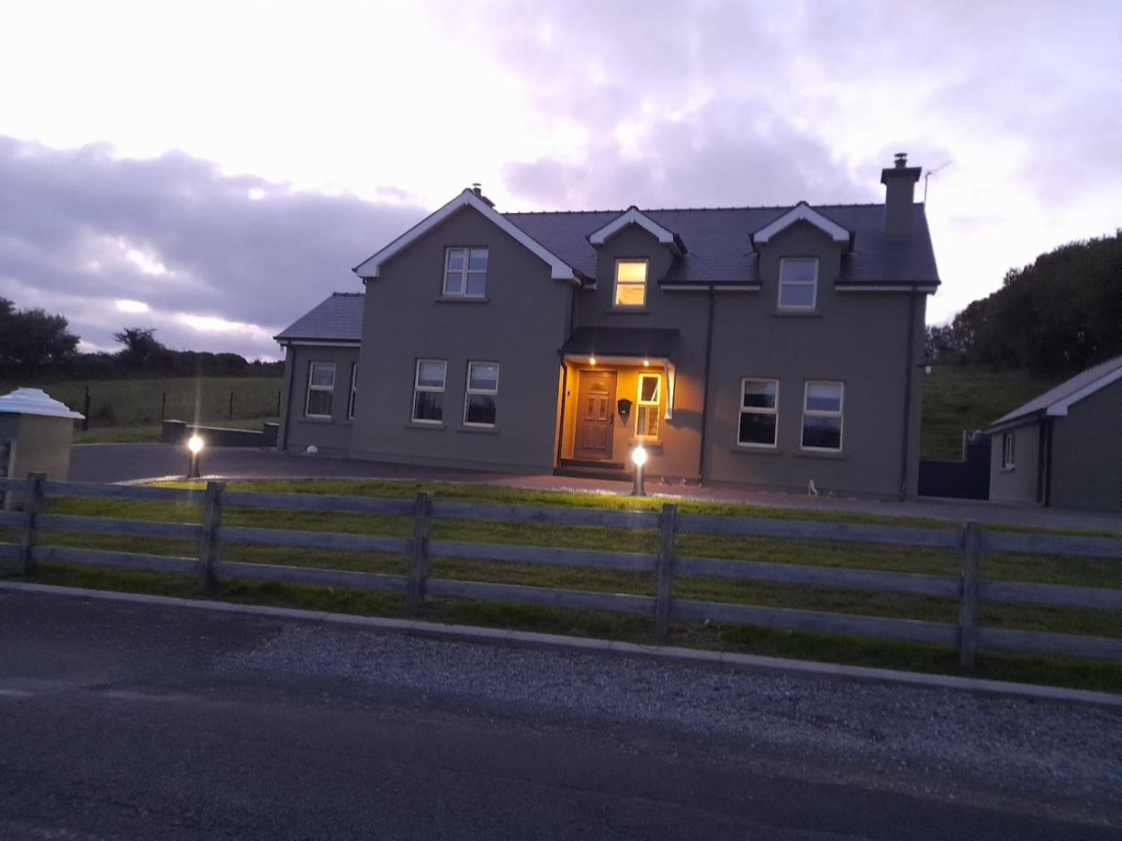 Dromore house F94W57E photo 3