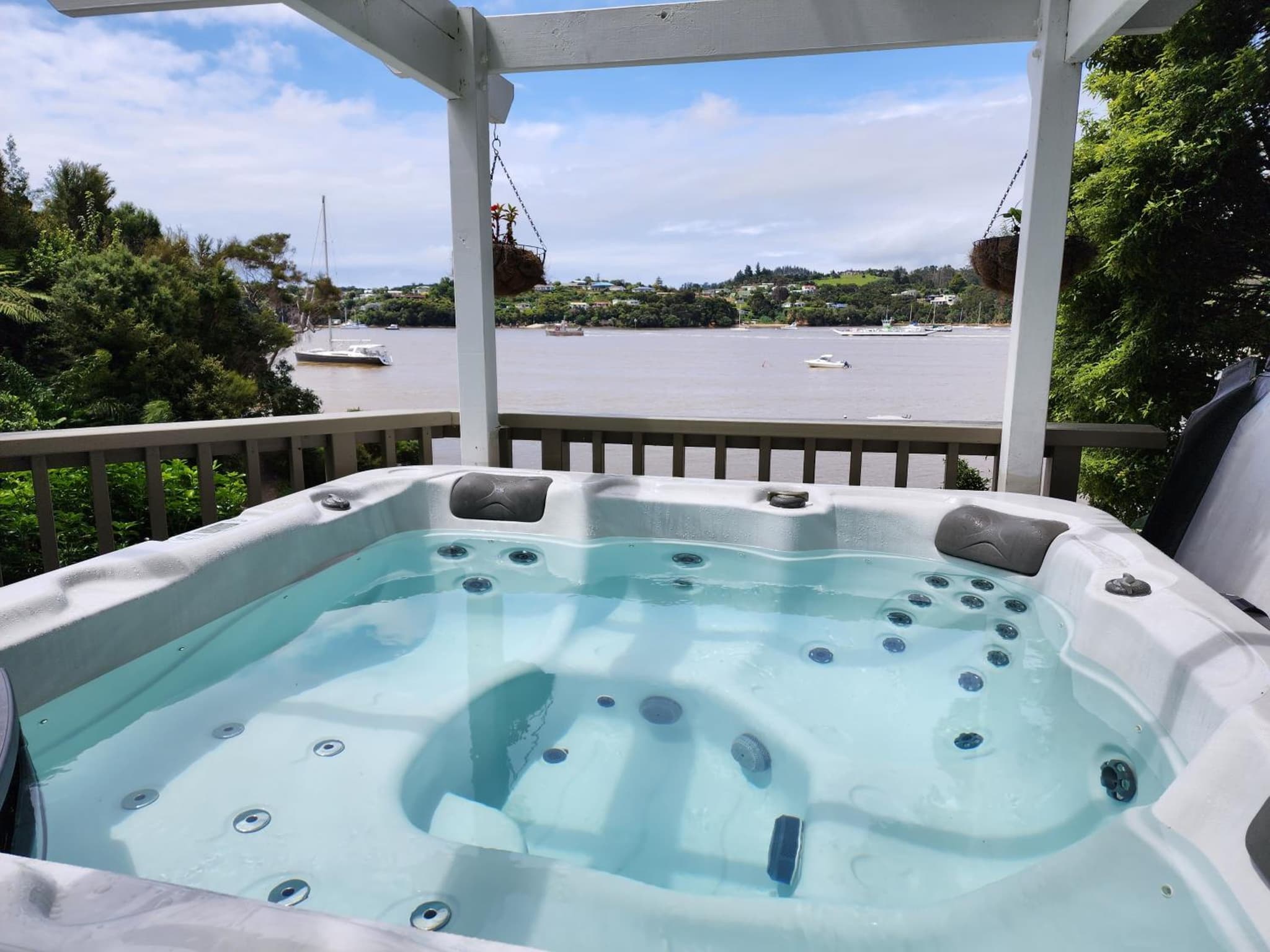 Water's Edge Holiday Home photo 7
