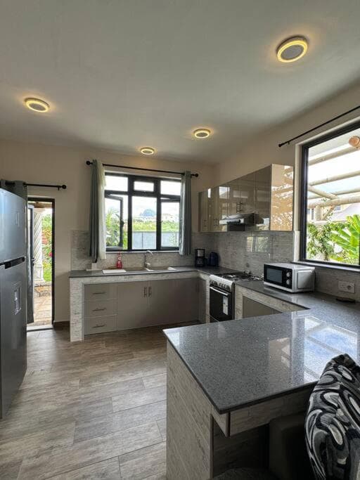 Modern Apt in Secure Gated Residence - BS1 photo 3