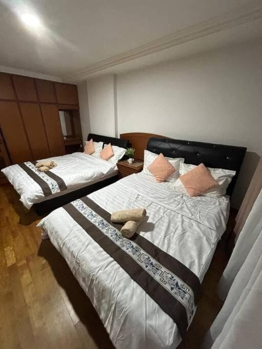 Riverbank Suites - River View Level 11, Sleeps 7 photo 2