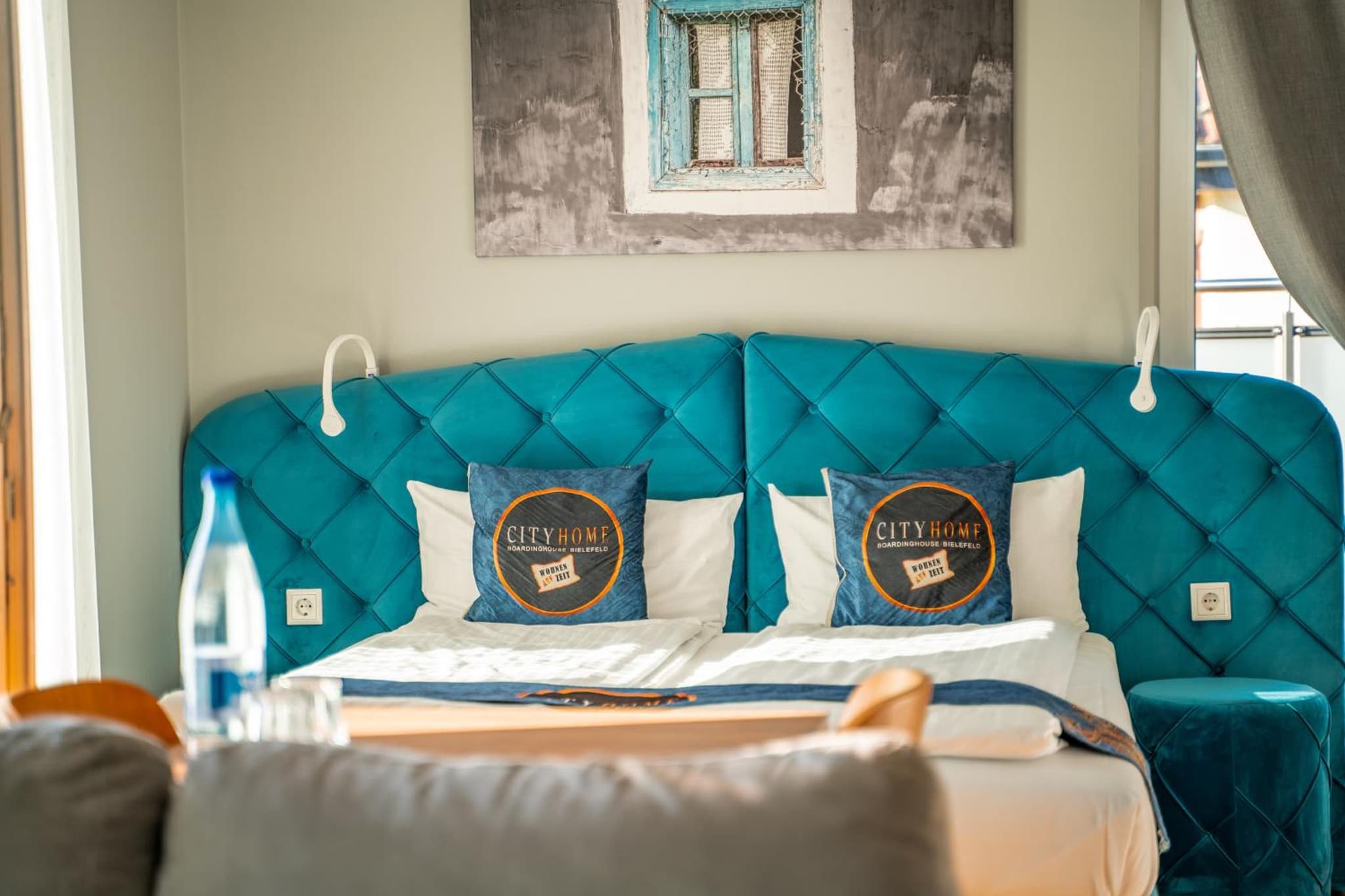 Boardinghouse City Home - Living photo 8