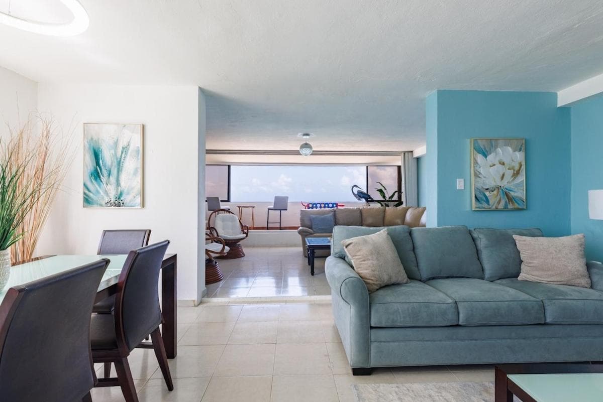 Isla Verde Oceanview 4BR with Beach Access photo 5