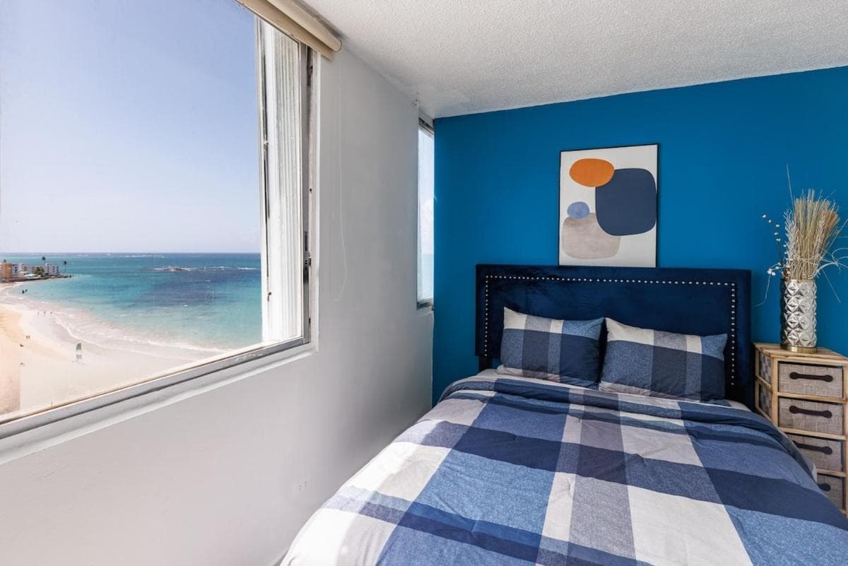Isla Verde Oceanview 4BR with Beach Access photo 3