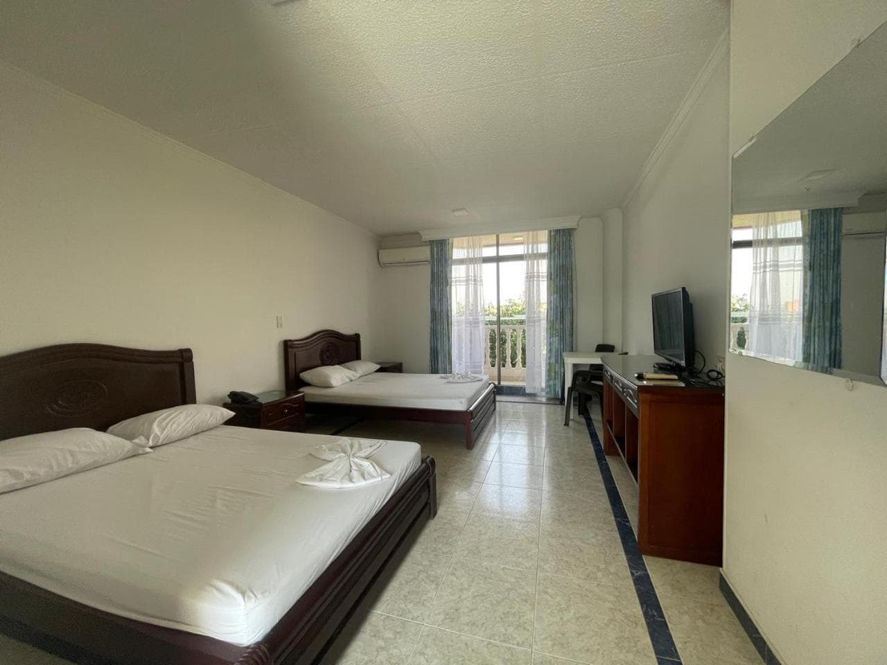 Zahira Hotel Melgar photo 2