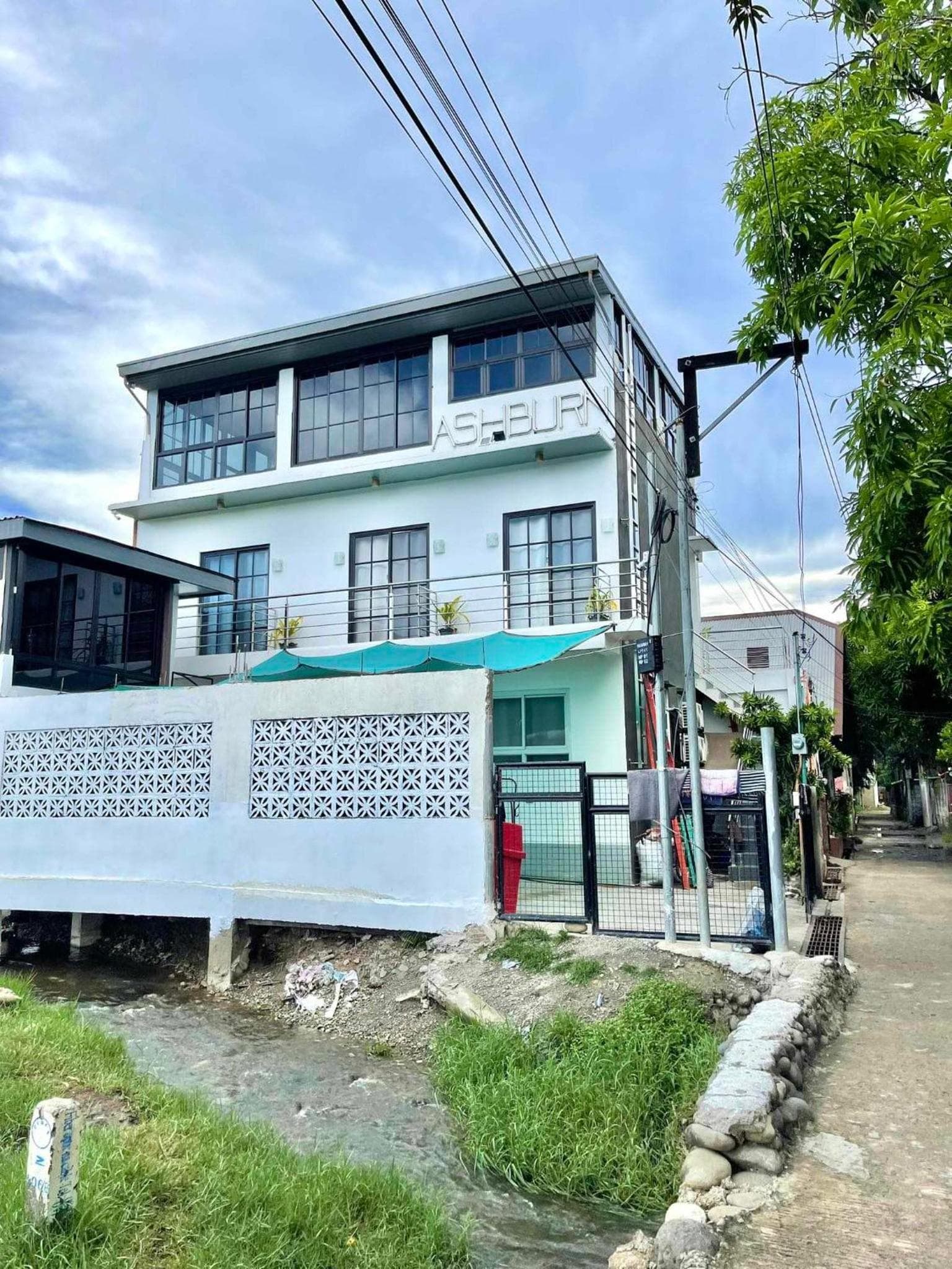ASHBURN'S TRANSIENT LA UNION - BAUANG, Self Service, Self Check-in, MOTORCYCLE Parking