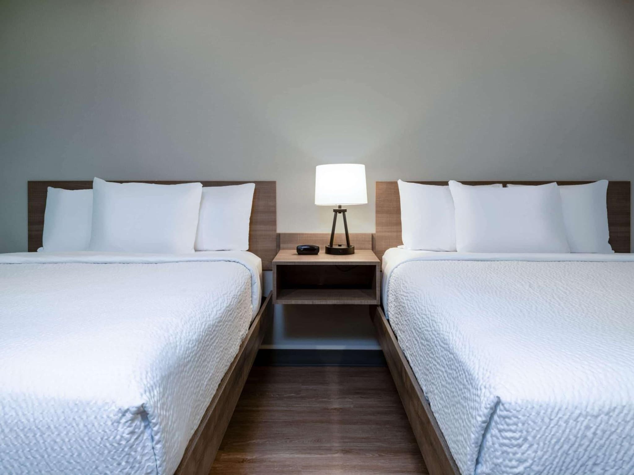 ECHO Suites Extended Stay by Wyndham Spartanburg photo 2