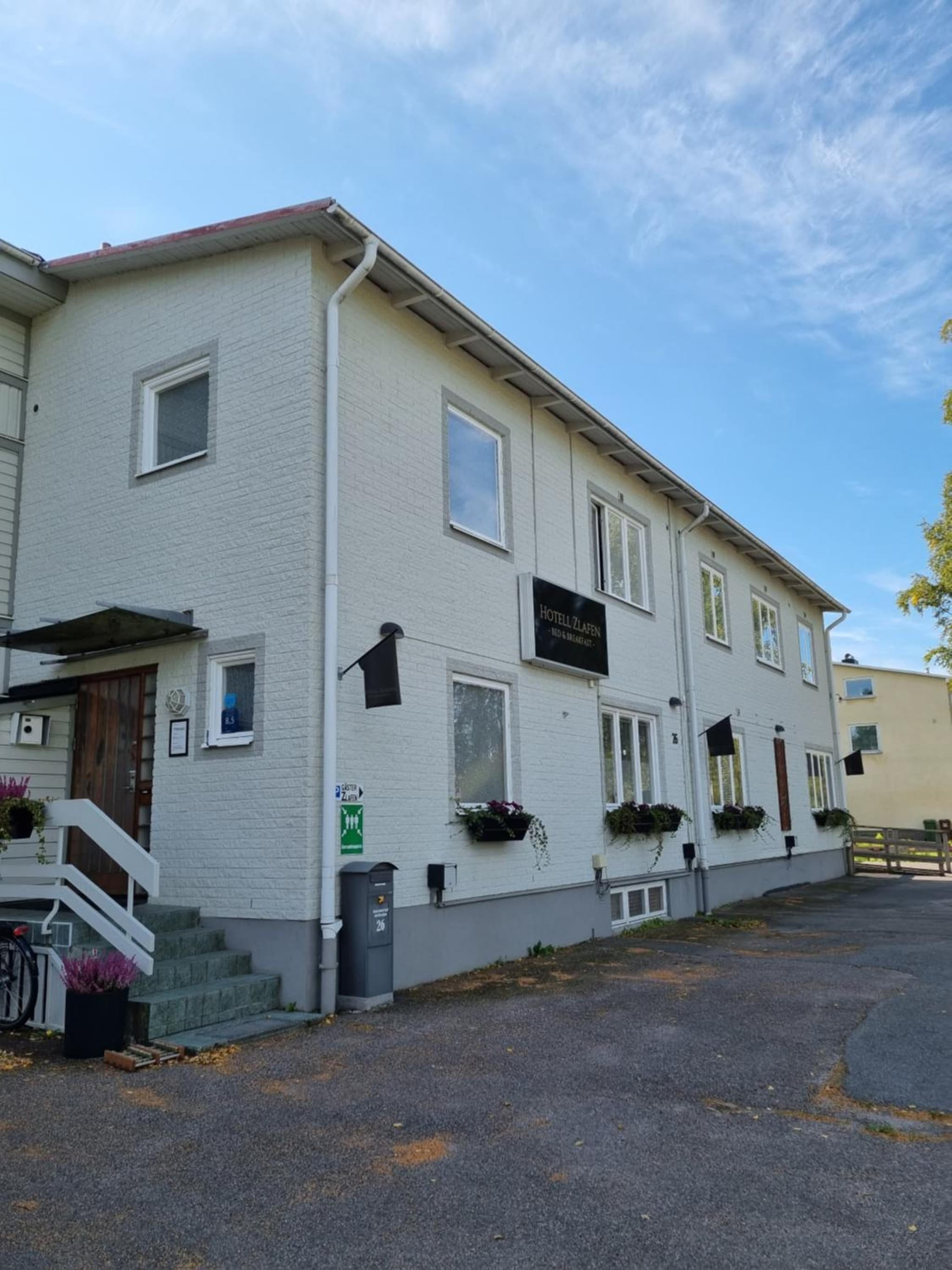 Hotell Zlafen Bed & Breakfast