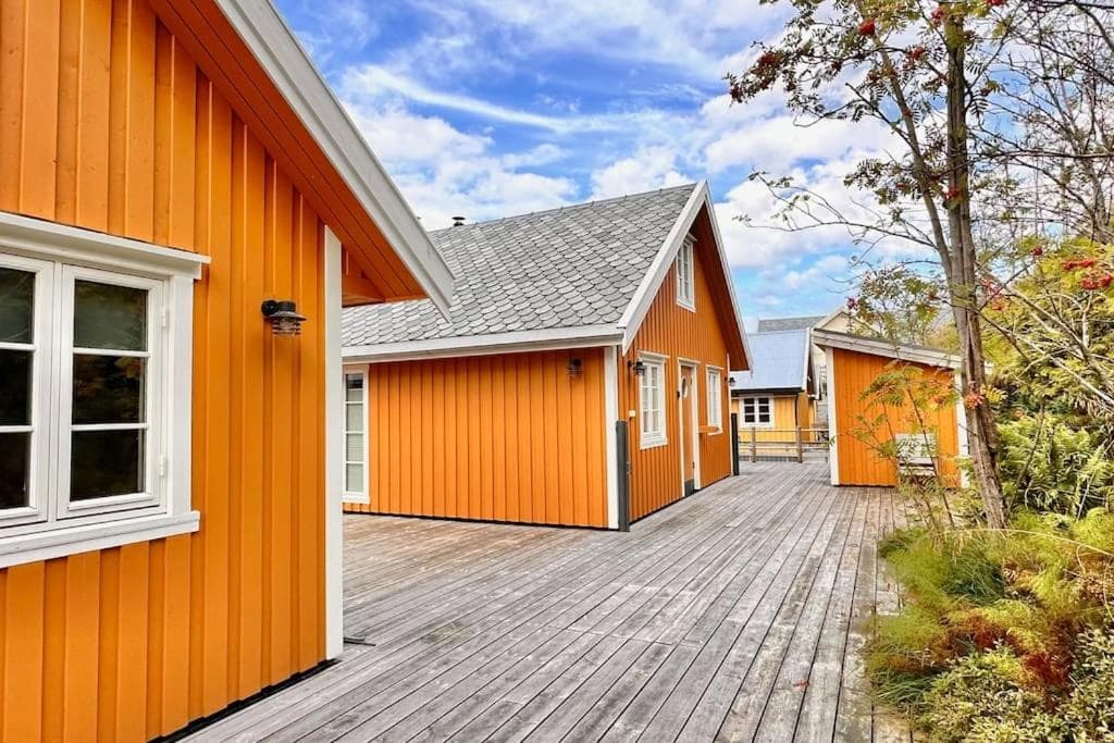 Bay Chalet Sørvågen photo 2