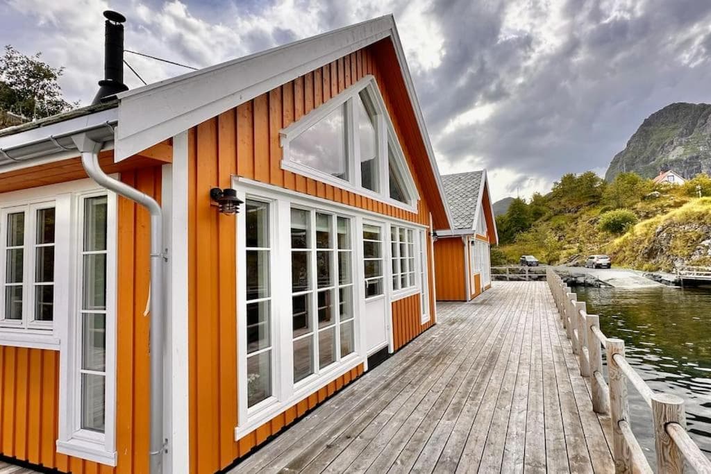 Bay Chalet Sørvågen photo 6