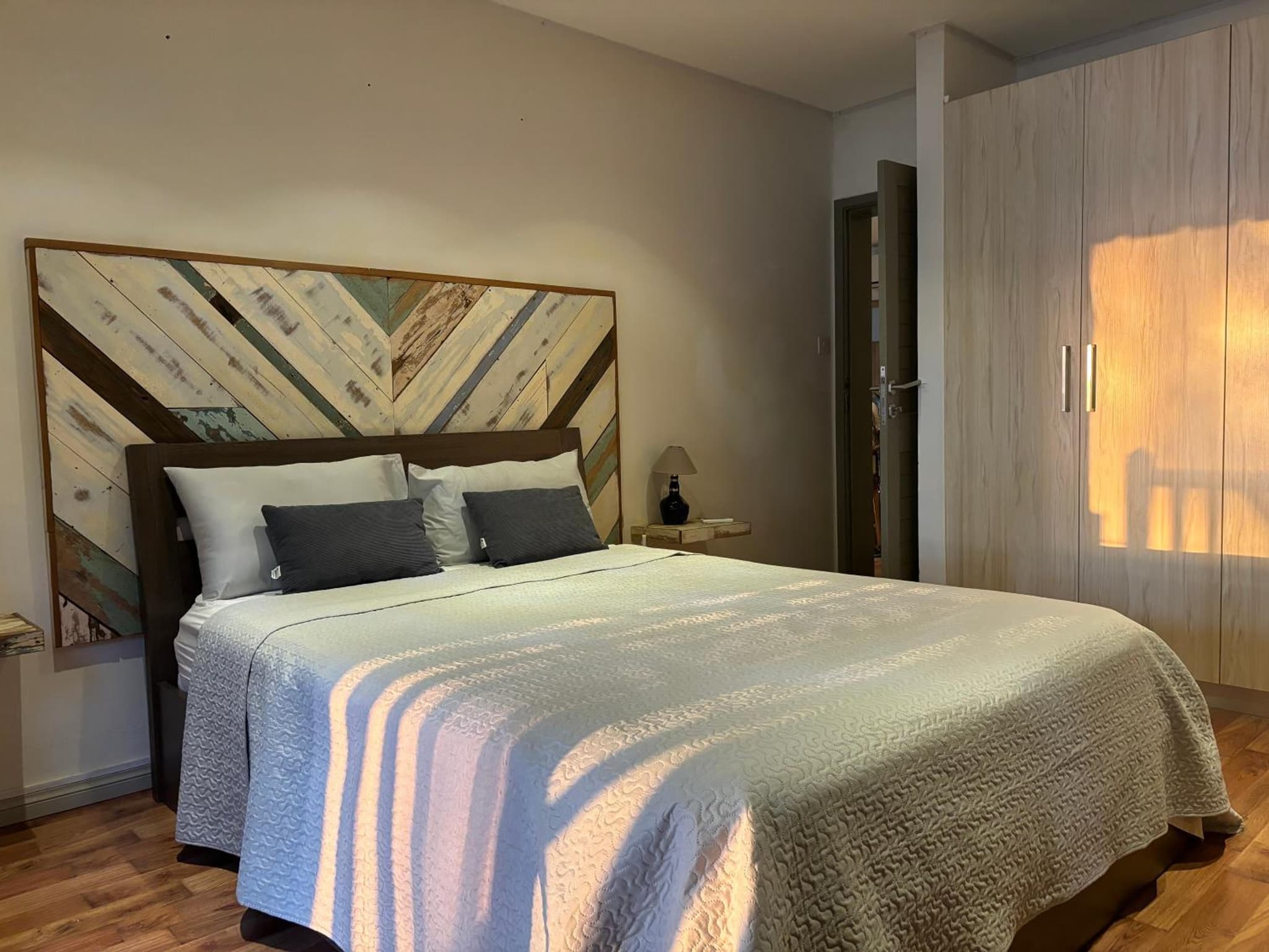 Aquamarine Beachfront Apartment photo 3