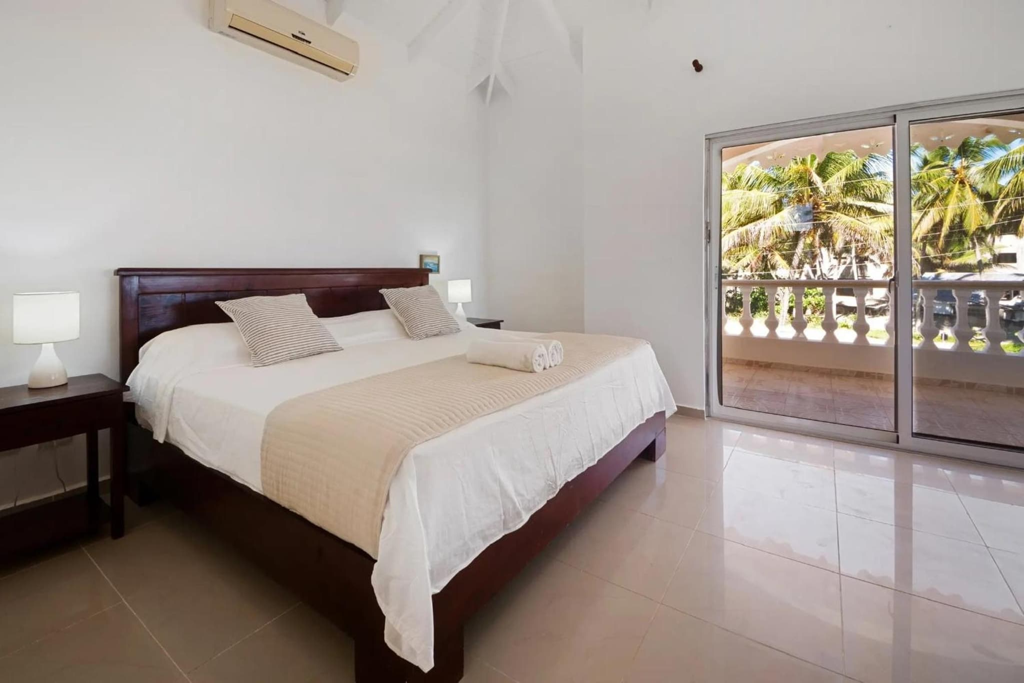Brisas Doradas Beachfront Villa photo 2
