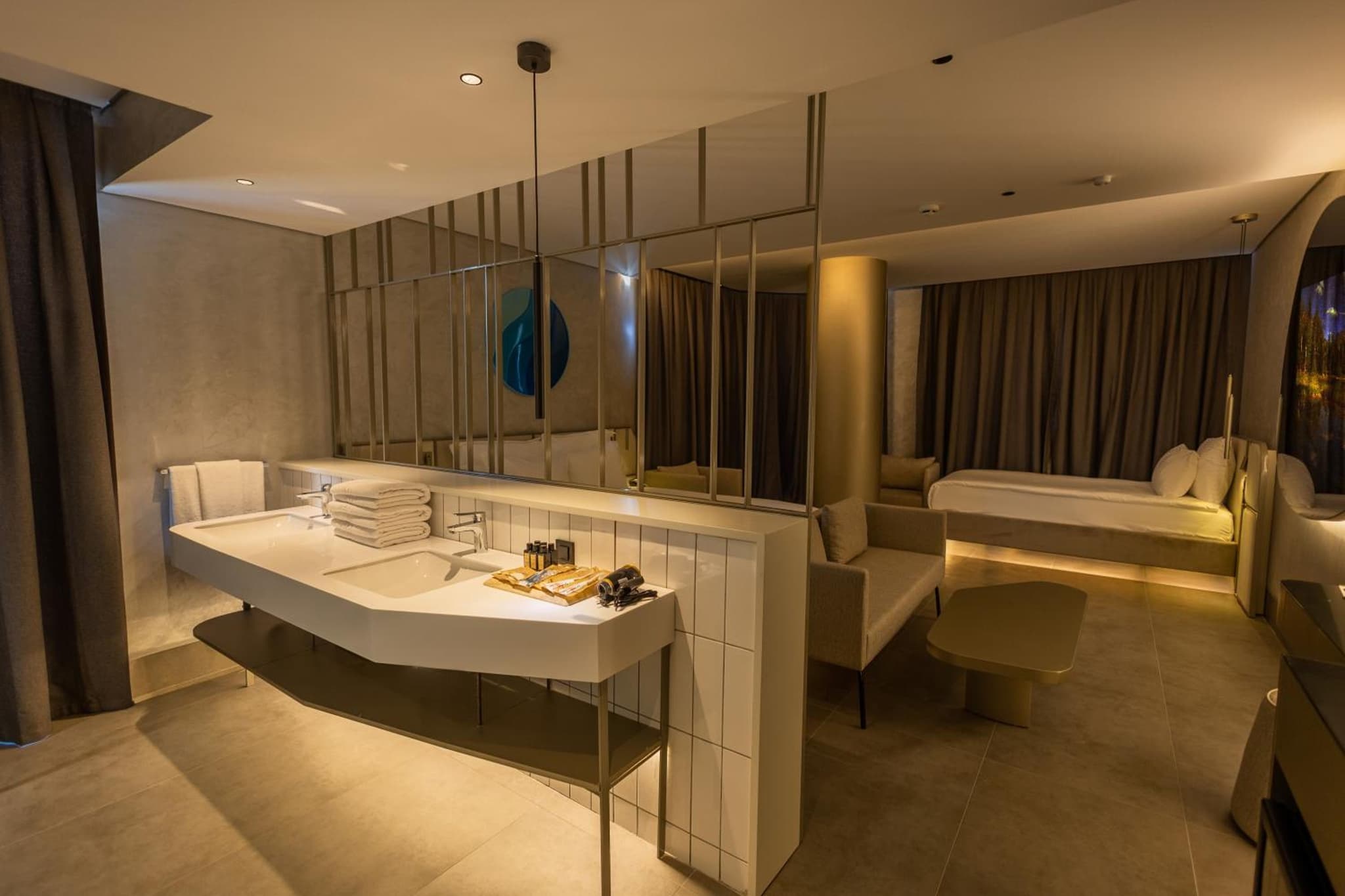 Four Hills Hotel photo 2