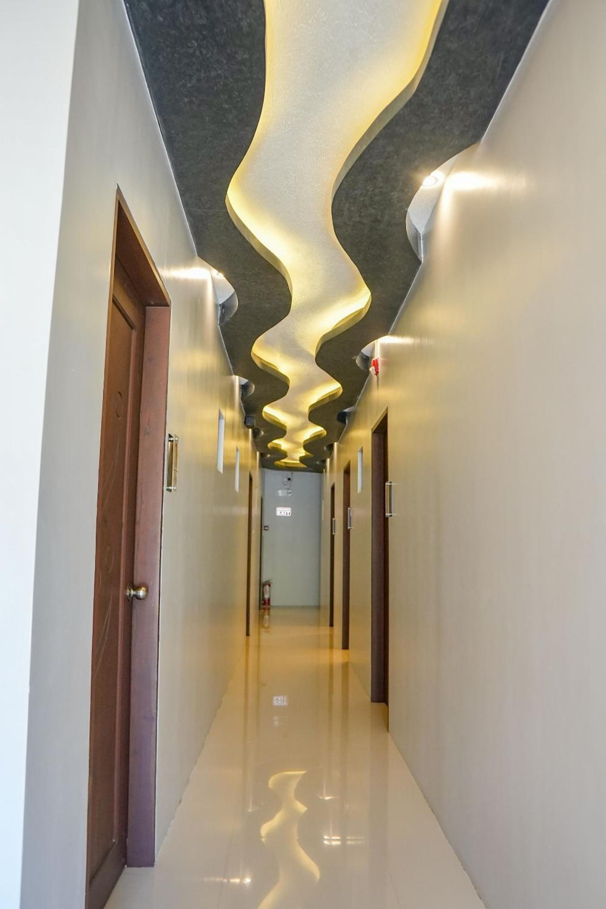 JCzar Suites photo 9