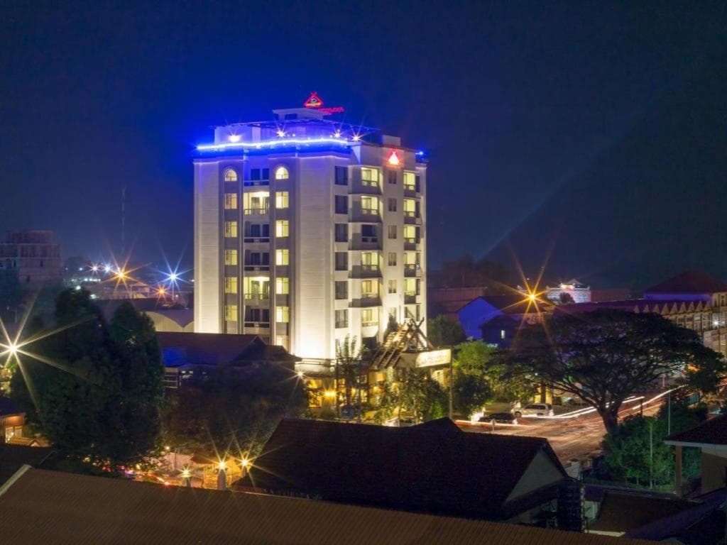 Yeak Loam Hotel