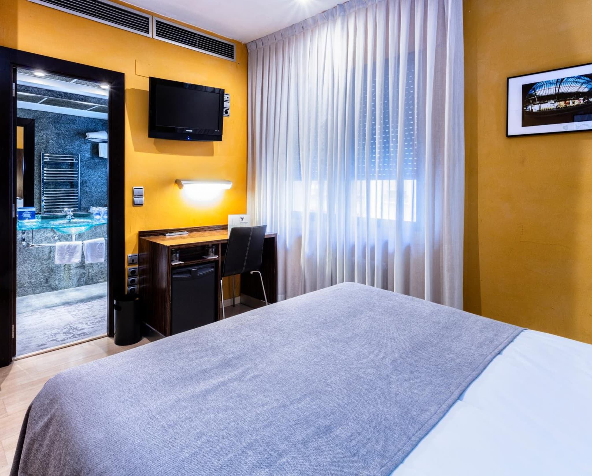 Hotel Gran Via photo 4