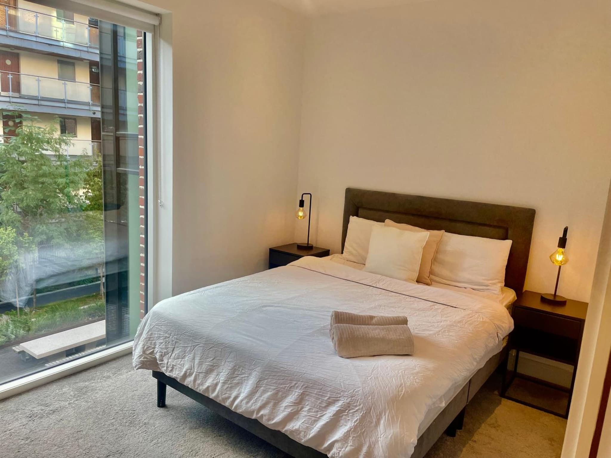 Modern Spacious 1 Bed Apartment photo 4