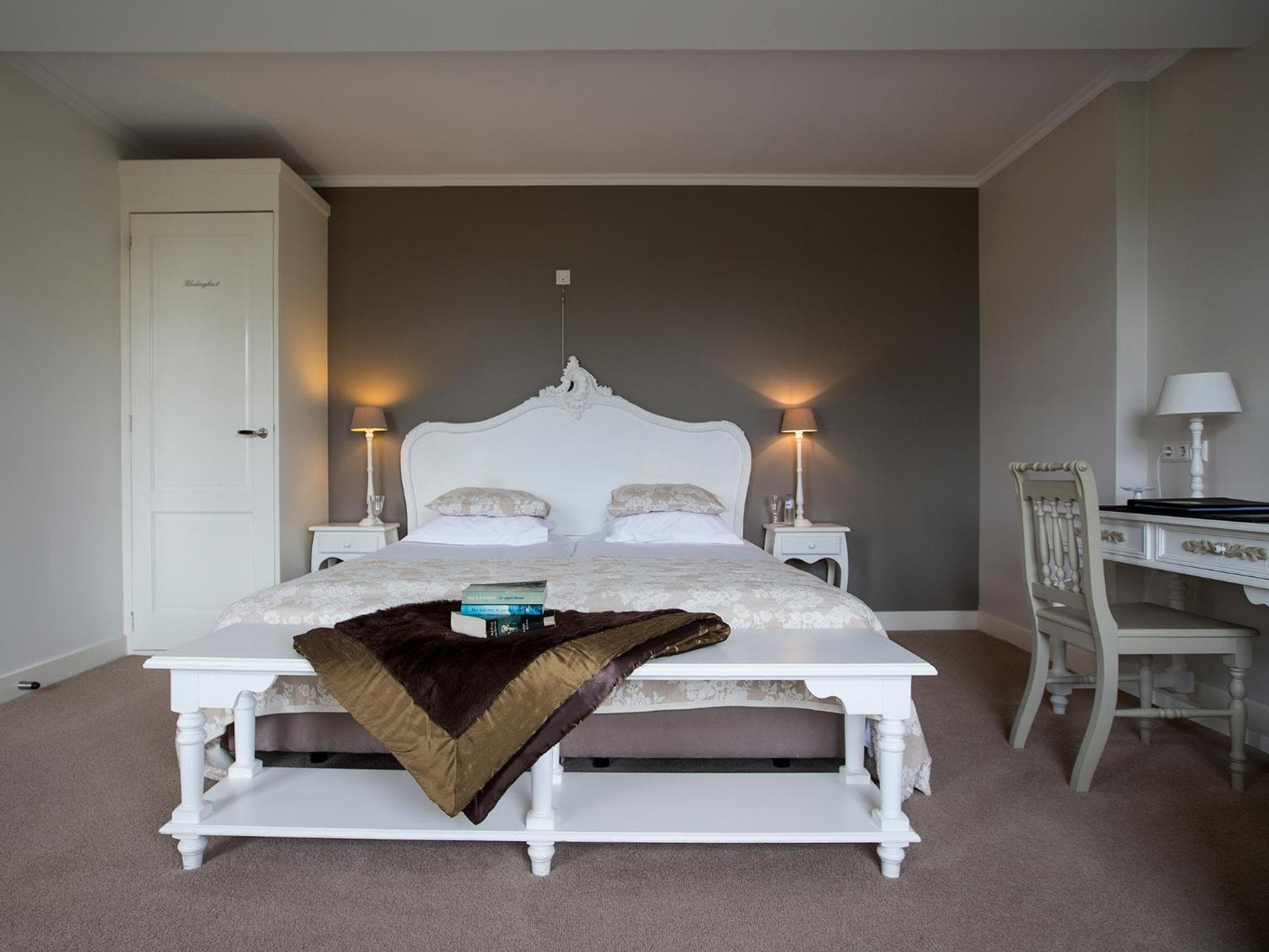 B & B Hotel The Baron Crown photo 3