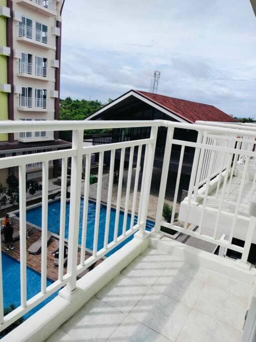 Amani Grand Resort and Residences - Pool View Room 333B Free wifi, netflix, pool and gym house, 3mins to Mactan Cebu International Airport photo 4
