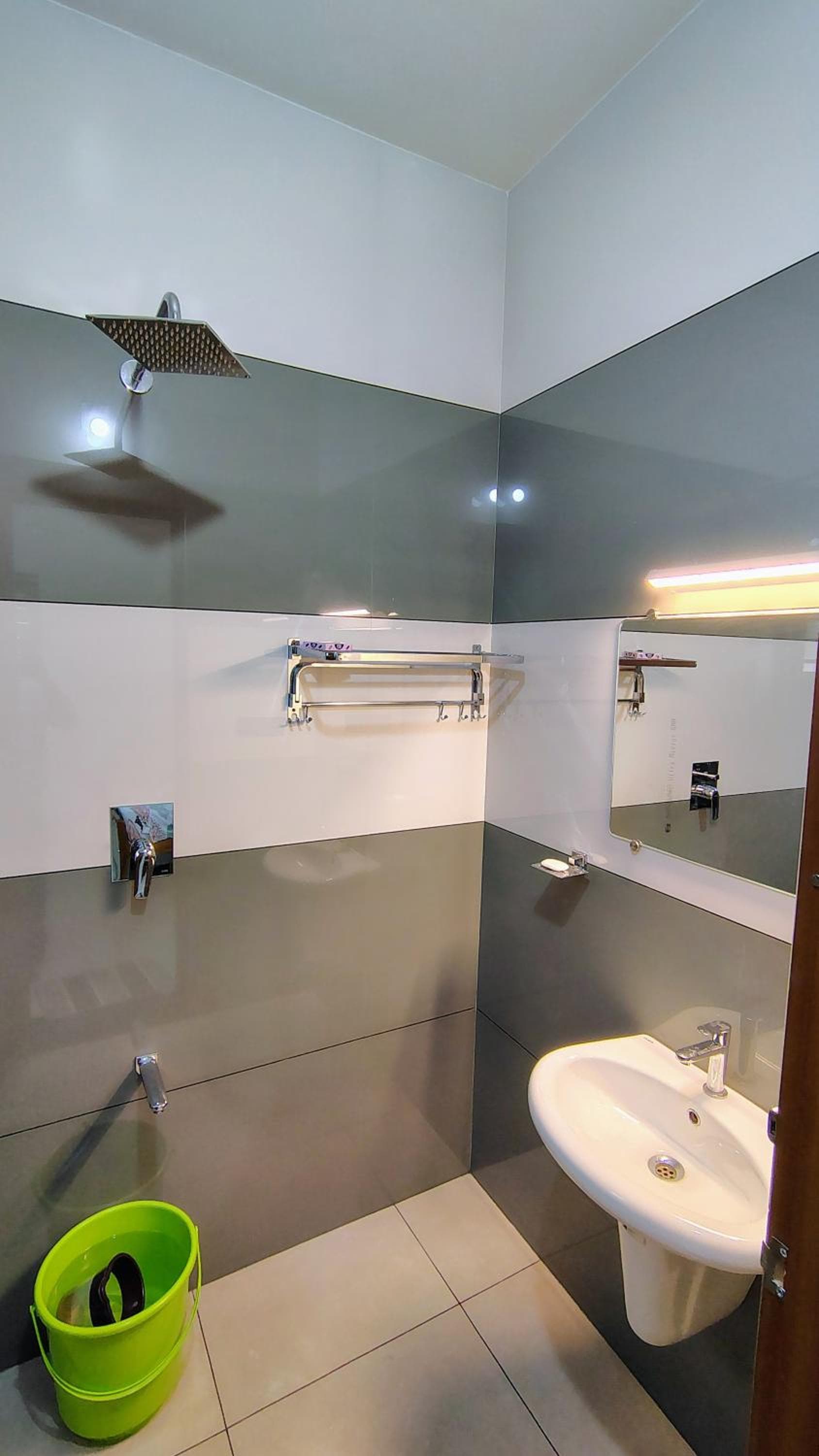 HRISHI Guest Suites 2BHK photo 6