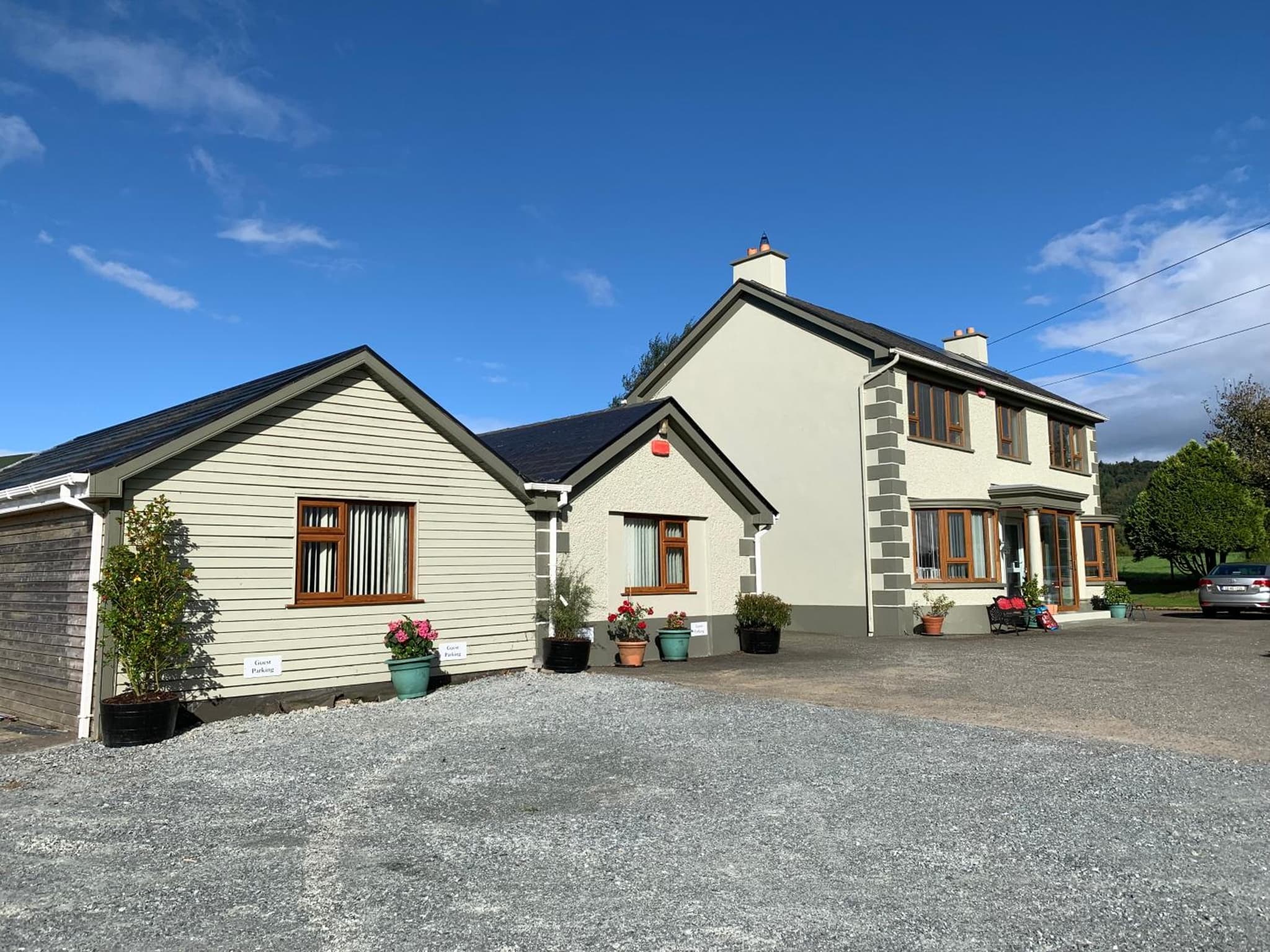Carrigadaggen Lodge 2 king bed Apartment - Spacious & Comfy! photo 9