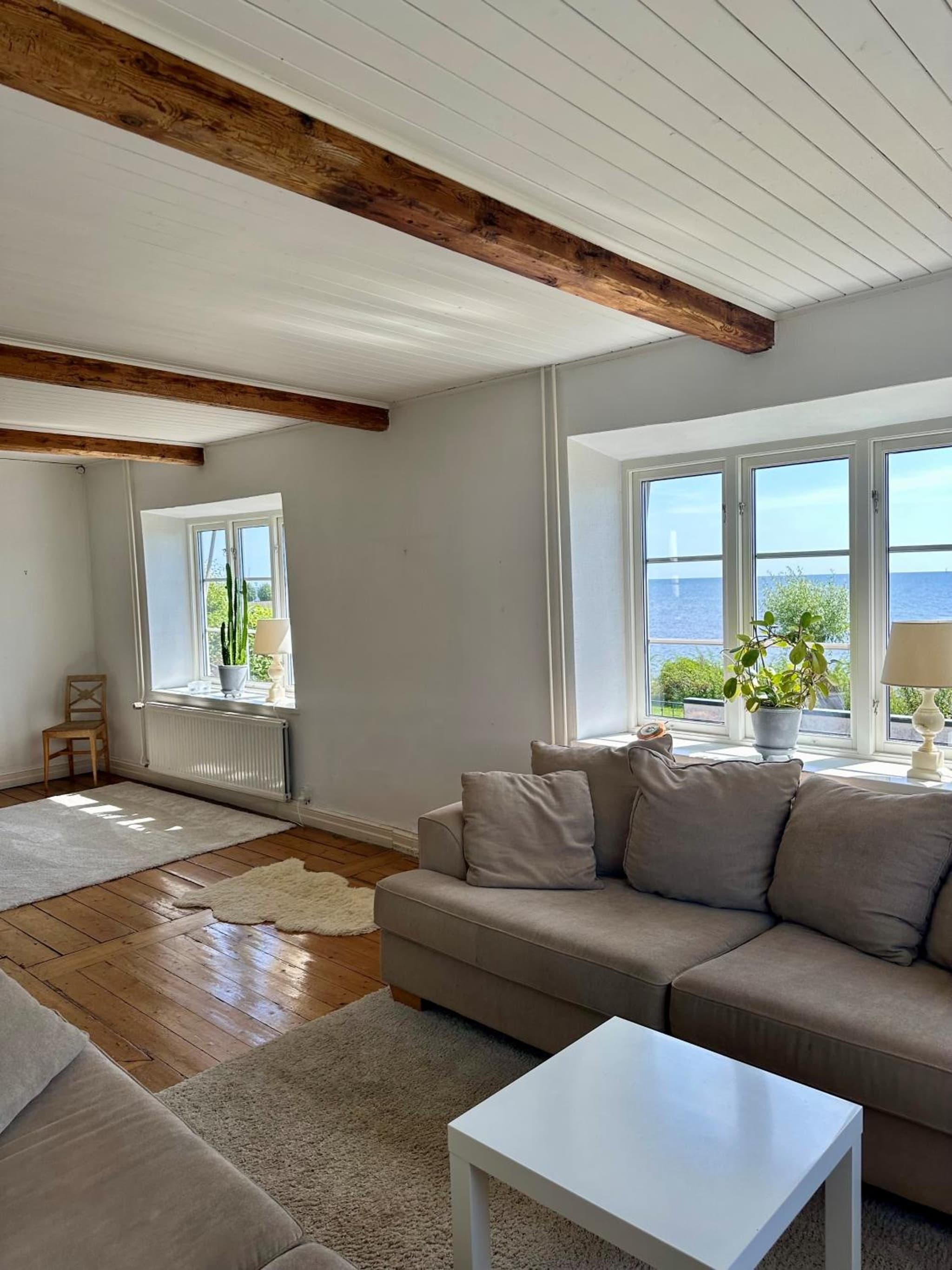 Strandnära hus Abbekås
