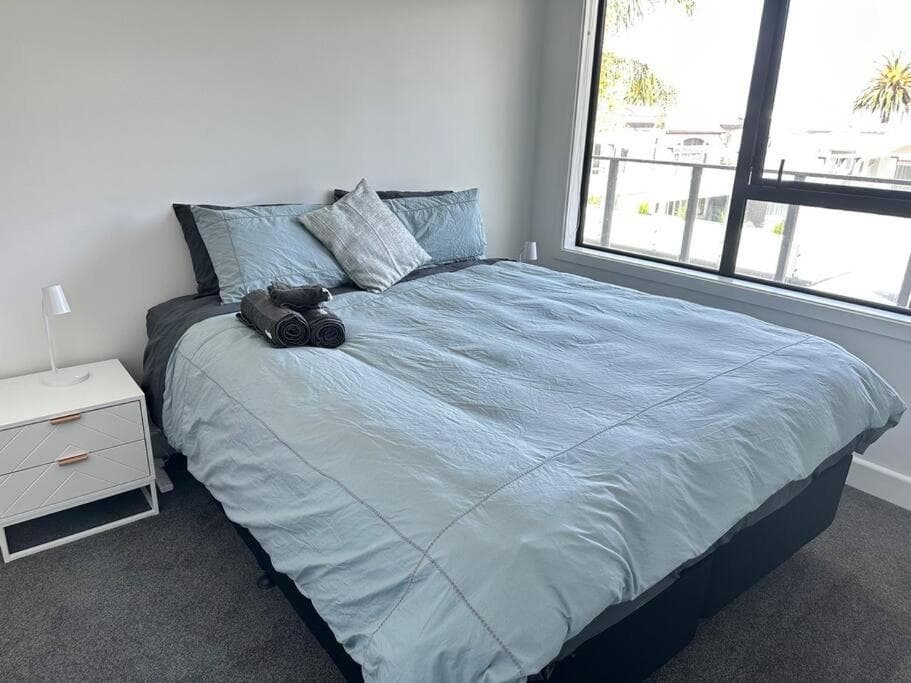 2 Room Luxury Beach Escape 112sq Mt Maunganui photo 2