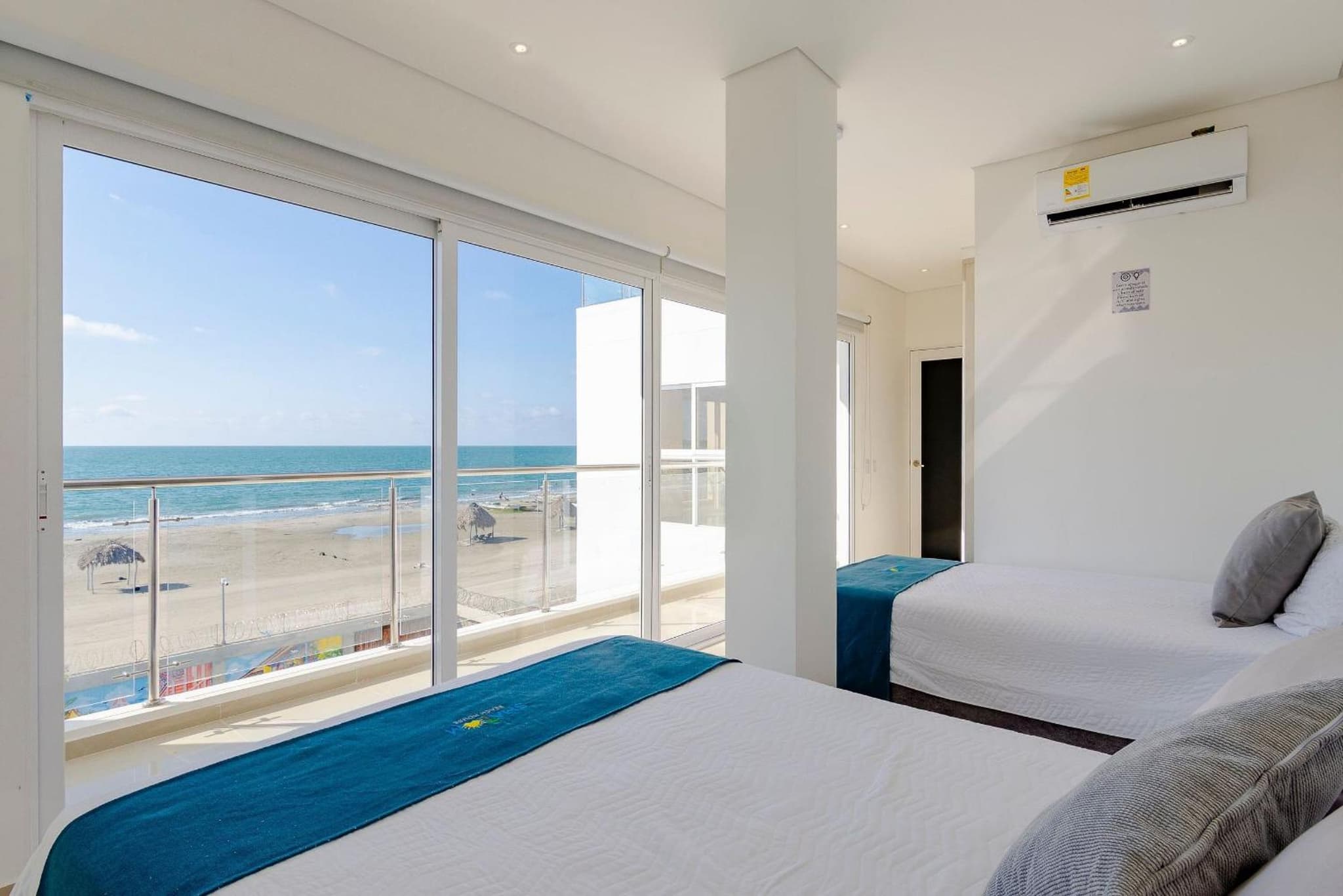 Amazing Beach House 13BR w/Pool & Staff photo 5