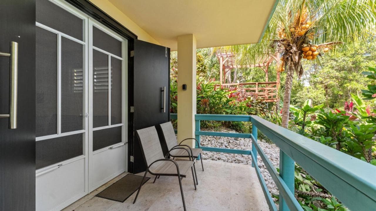 Casita 3 at Ceiba Tree Inn. Tranquility with Garden Views and Pergola with Ocean Overlook